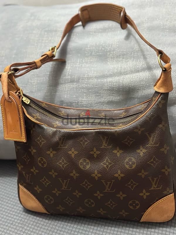 louis vuitton shoulder bag (authentic bag) 1