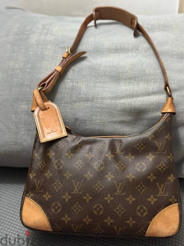 louis vuitton shoulder bag (authentic bag) 2