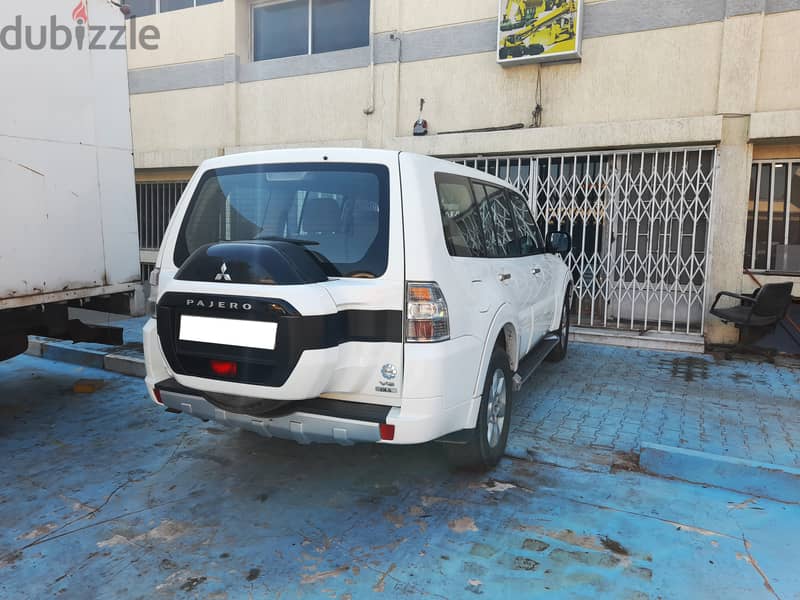 Used Cars for sale Monthly installments - Pajero 2020 3