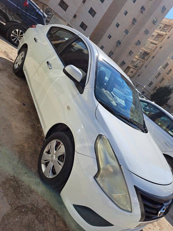 Nissan Sunny 2015 1