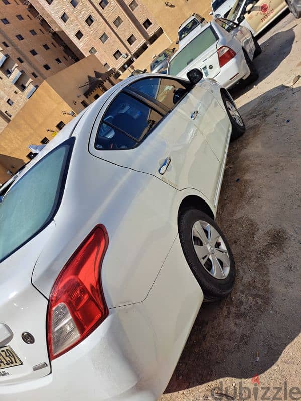 Nissan Sunny 2015 3