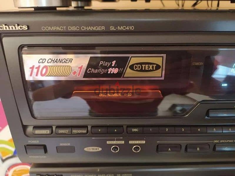 teahnics cd changer made in Japan can play 111 cd  capacity 2