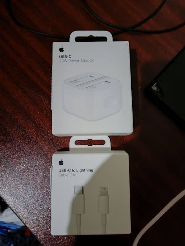 iPhone charger 20w adapter and type c cable new just open 2