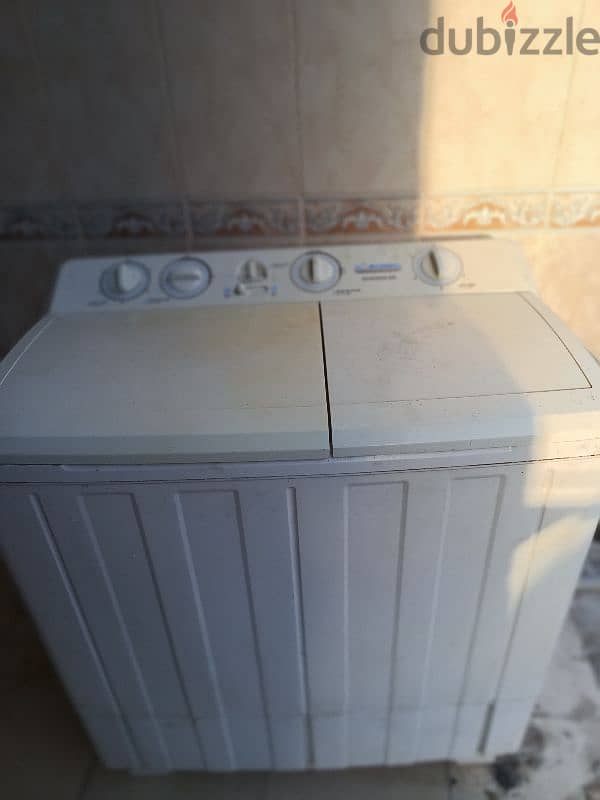 Daewoo washing machine 11 kg works well washing and drying 0