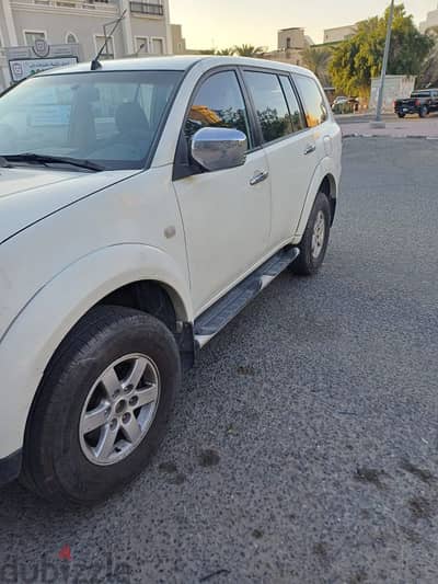 Mitsubishi Pajero Sport 2012