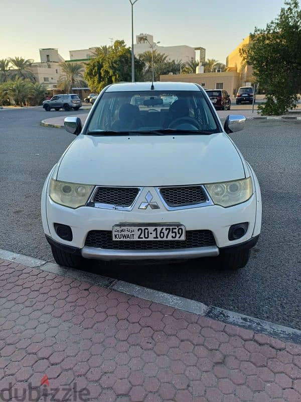 Mitsubishi Pajero Sport 2012 1