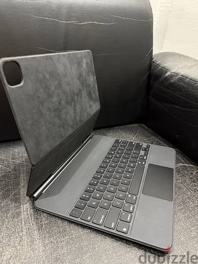 Used Apple Magic Keyboard for 13 inch M1 iPad Pro