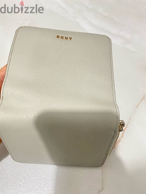 DKNY wallet as new 0