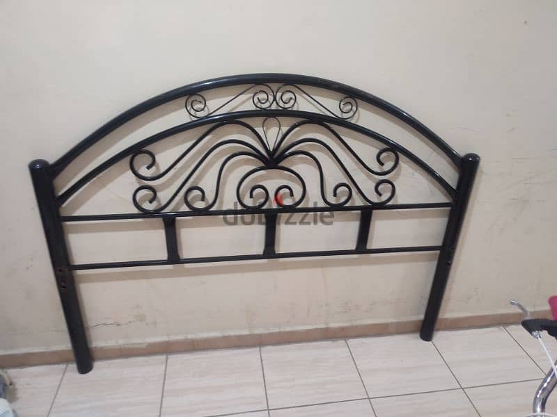 Metal Queen size bed 1