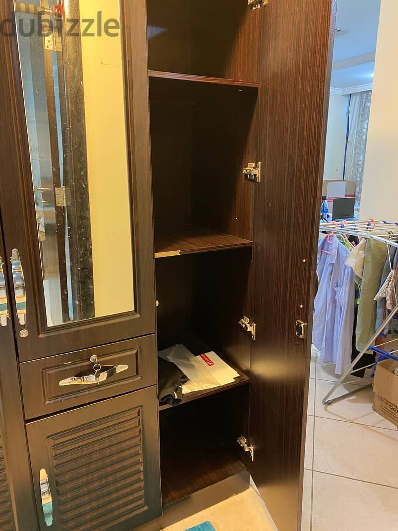 Excellent condition Wardrobe for urgent sale 1