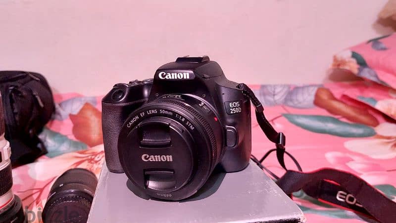 Canon 250d camera and 3 lane 5