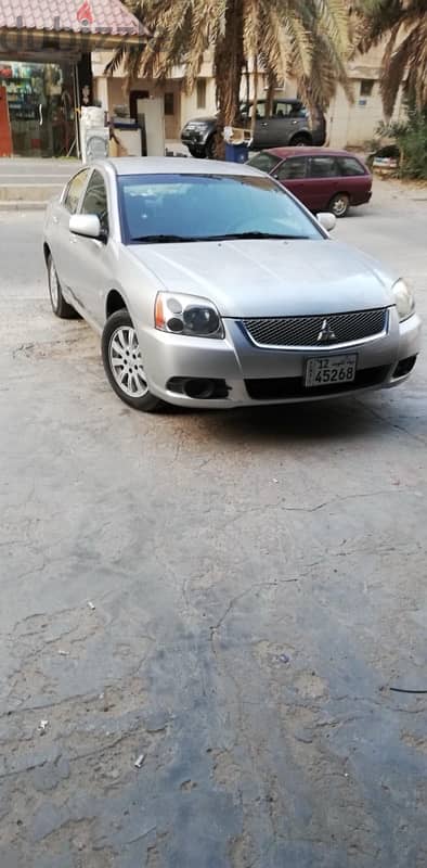 Mitsubishi Galant 2012 1