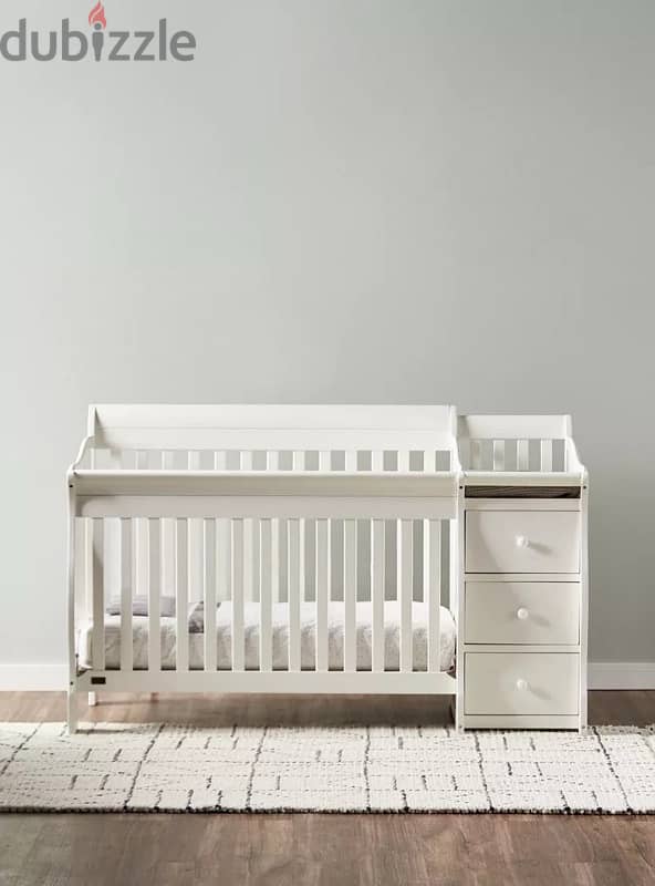 Giggles Baby Crib with changing table 0