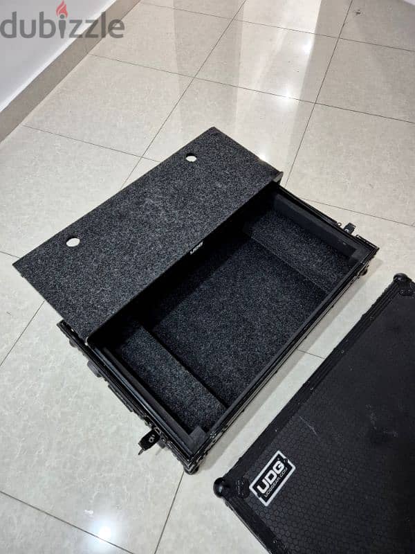 DDJ-1000  FLX-10 Flight case 0