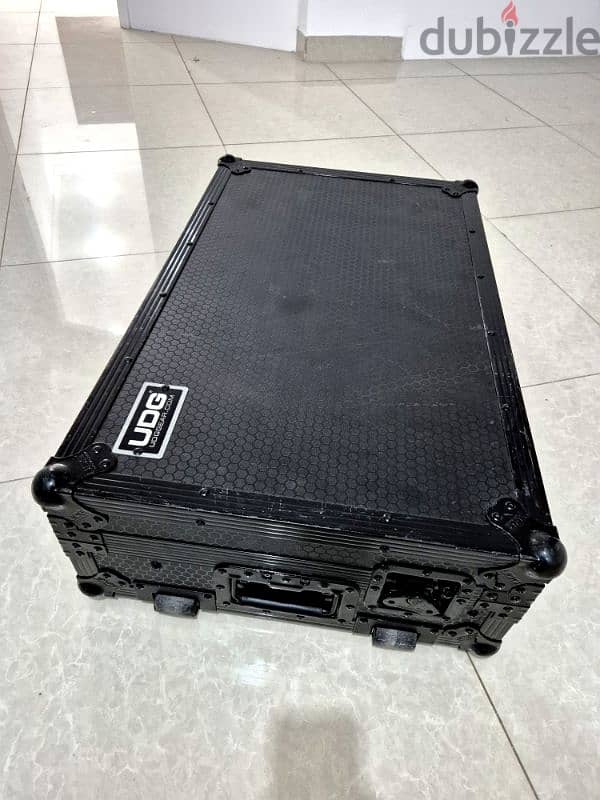 DDJ-1000  FLX-10 Flight case 2