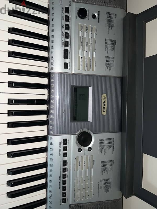 Yamaha Keyboard PSR I425 1