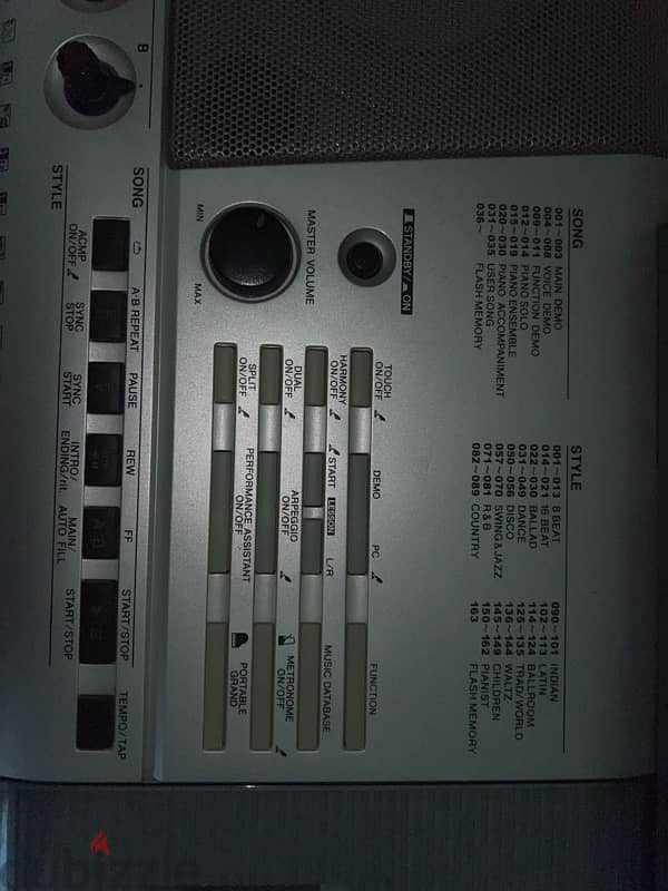 Yamaha Keyboard PSR I425 2