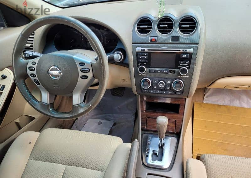 Nissan Altima 2010 4