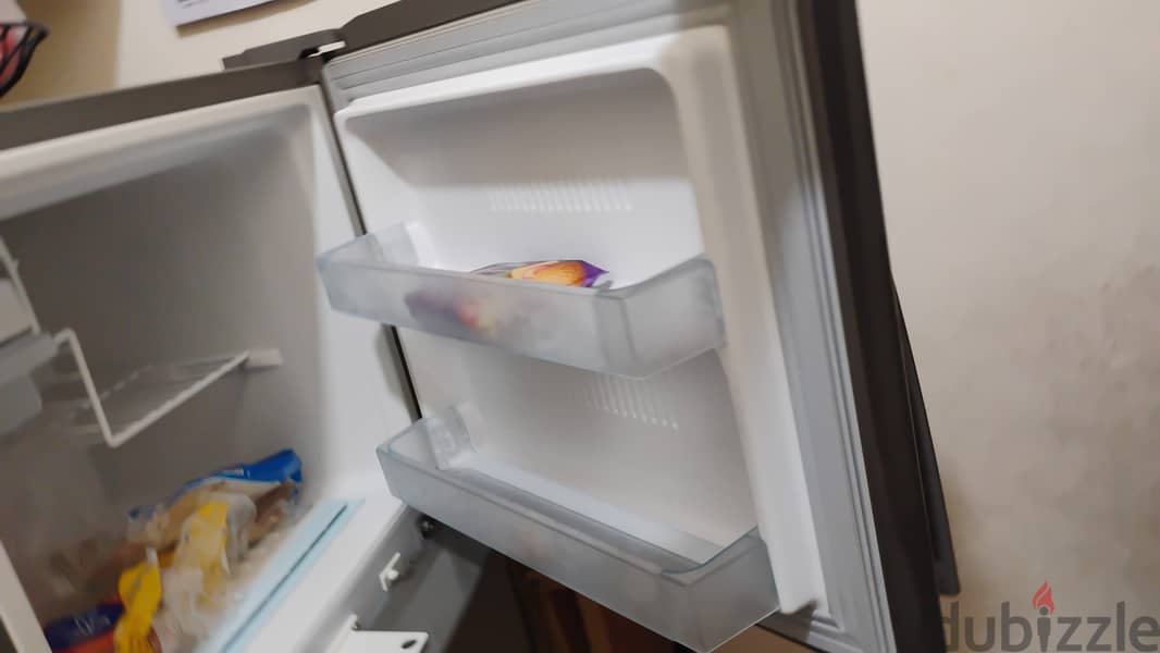 240 litters LG refrigerator for sale 1