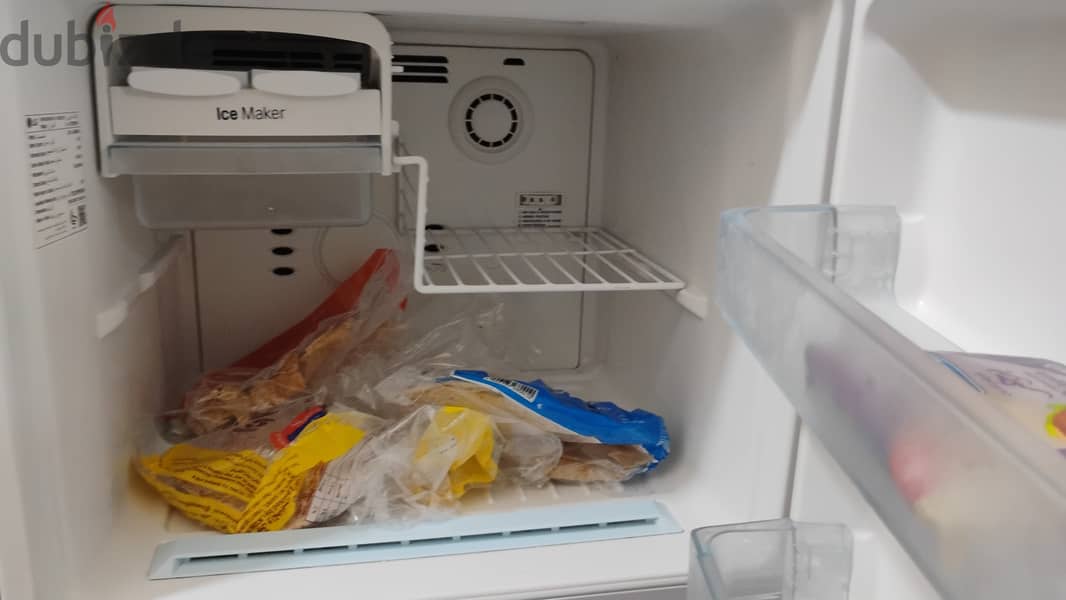 240 litters LG refrigerator for sale 2