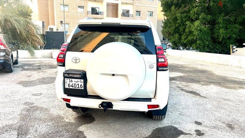 Toyota prado(v6) 2019 model white colour (39000) km driven. 2