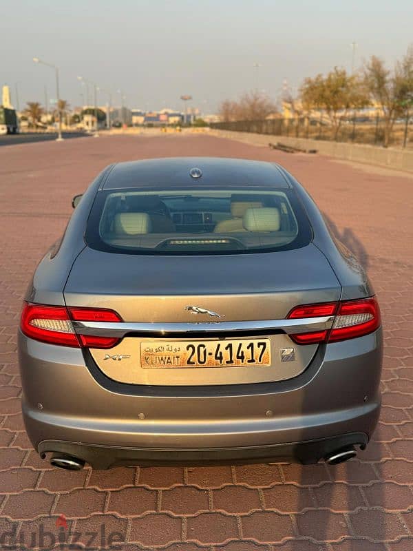 Jaguar XF 2012 2