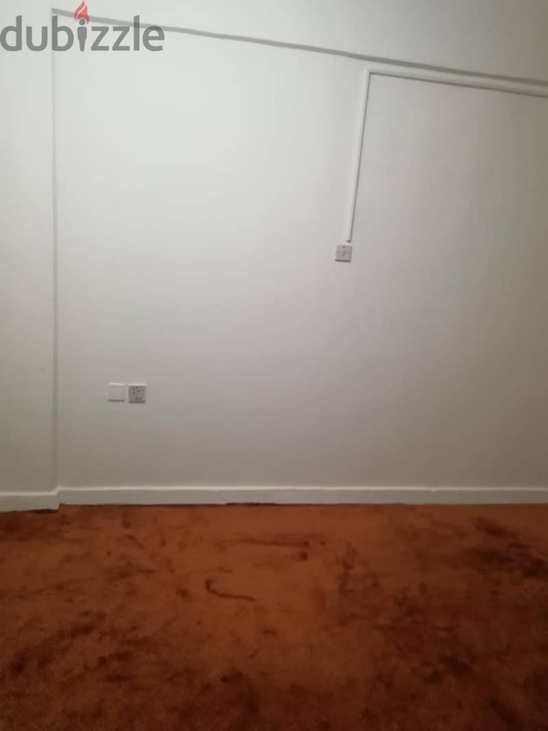 Spacious Room for Rent in Salmiva – Exclusively for Muslim Bachelors! 4