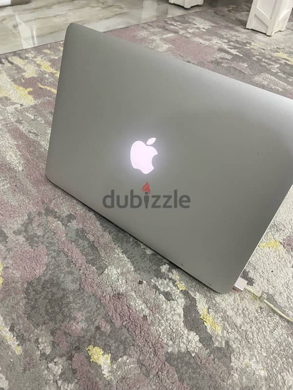 MacBook Air 2015 core i5 256gb ssd 4gb ram 3