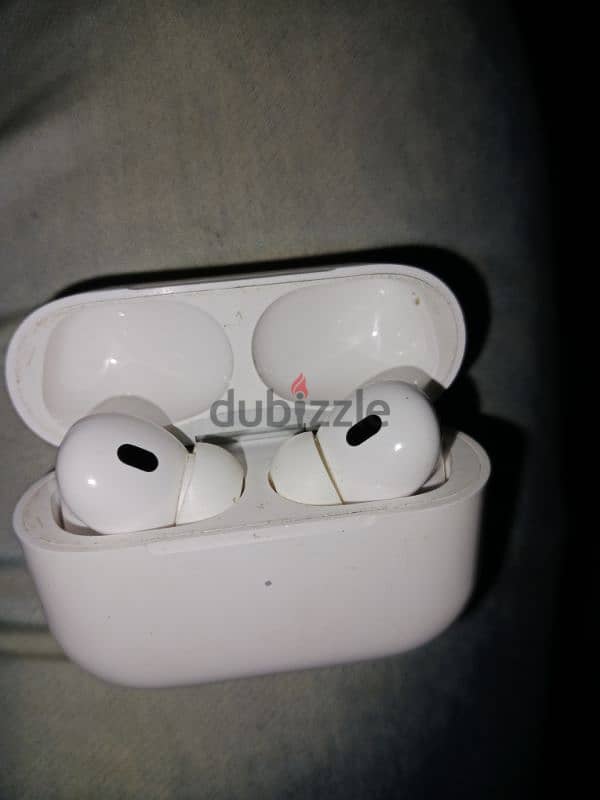 Apple AirPods Pro (2nd Generation3 airpods have only with cover 3