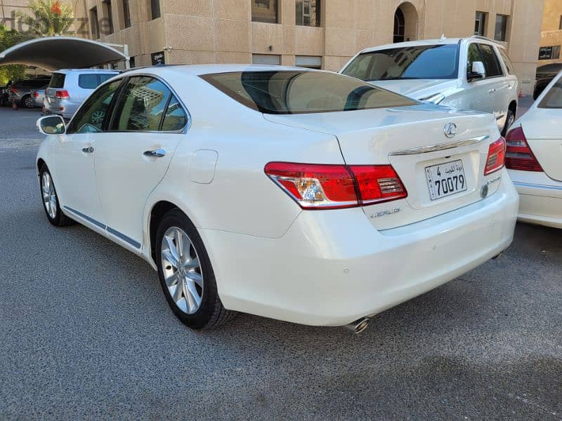 Lexus ES-Series 2010 1