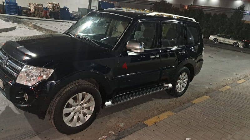 Mitsubishi Pajero 2011 0