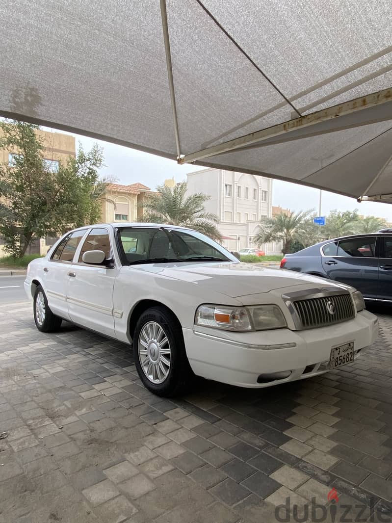 Mercury Grand Marquis 2011 0