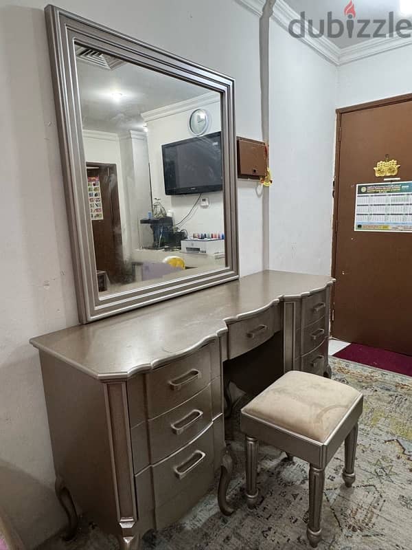 Dressing table 1