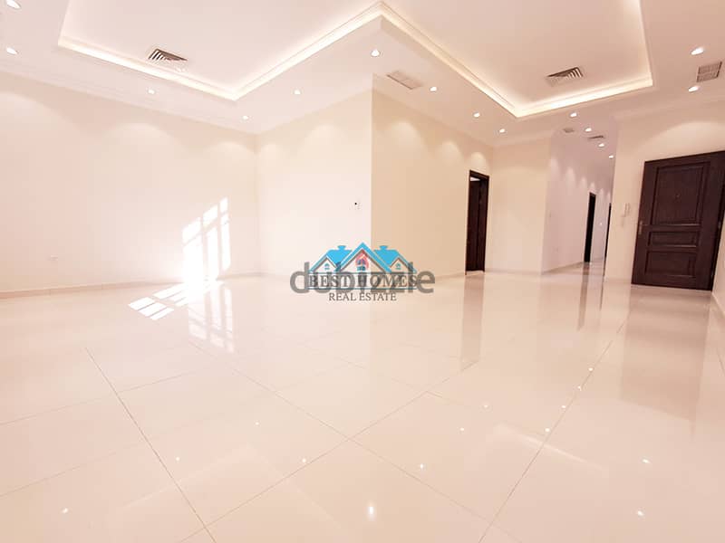 4 Bedrooms Apartment in Rumaithiya 0