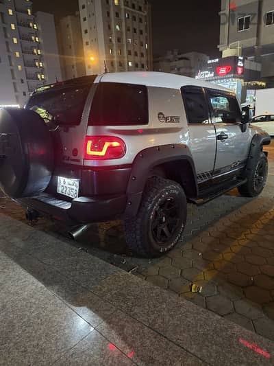 Toyota FJ Cruiser 2011