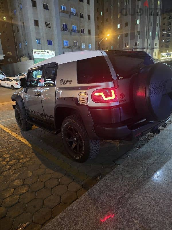 Toyota FJ Cruiser 2011 1