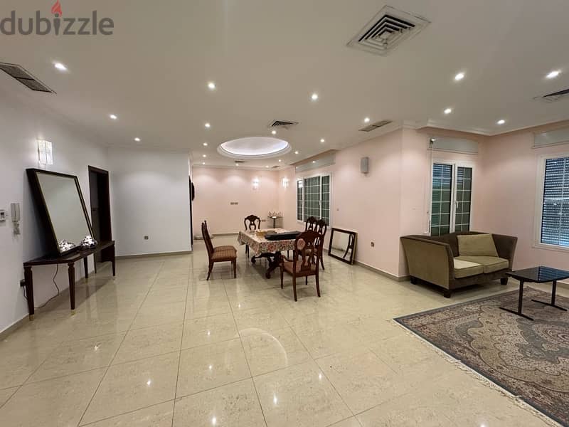 for rent very nice villa in mangaf with garden 0