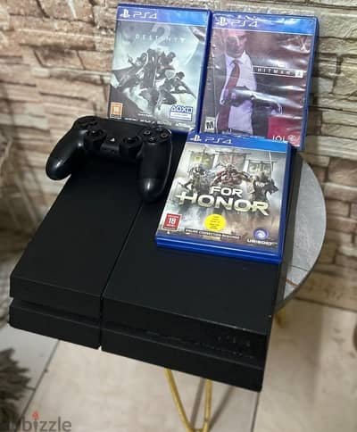 PS4 like new with 8 games all working with one controller