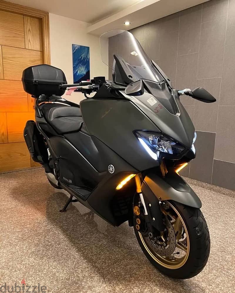 2021 Yamaha Tmax  (97466574363) 1