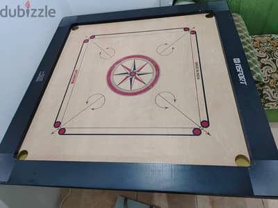 Carrom board