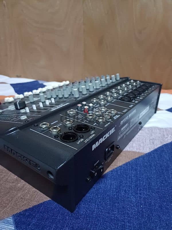 mackie dfx12 mixer 2