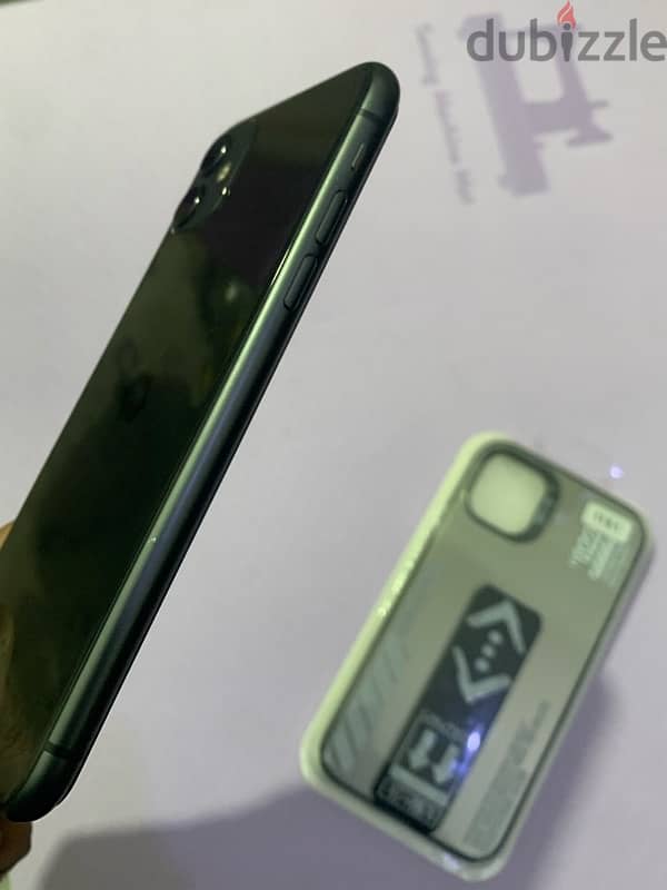 iPhone 11 …64gb battery 86% not open device same like new condition 6