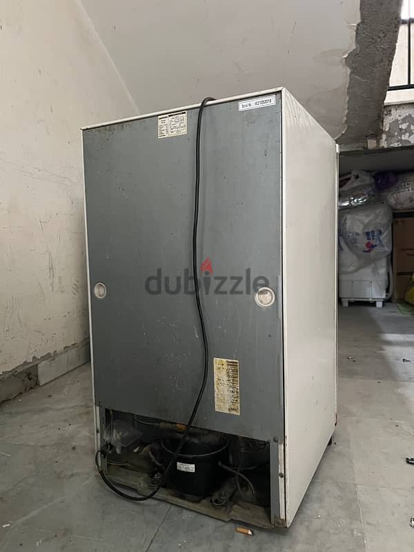 Fridge good condition 3