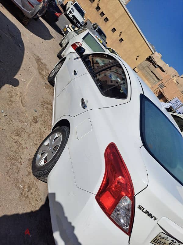 Nissan Sunny 2015 0