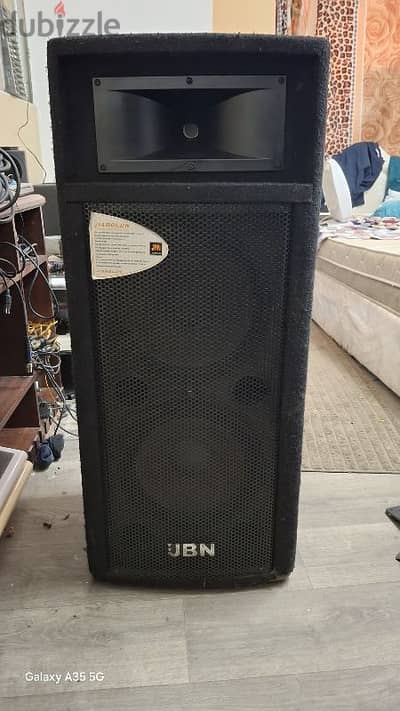 jbn pawed speaker. 12 inch .