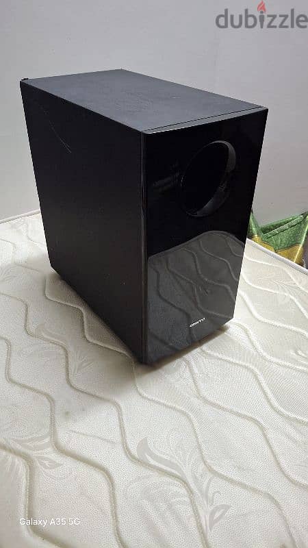 onkyo subwoofer . 2