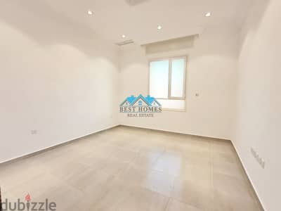 4 Bedrooms Apartment in Rumaithiya