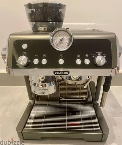 DELONGHI Coffee Machine