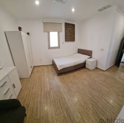 very nice fully furnished big studio in Salmiya