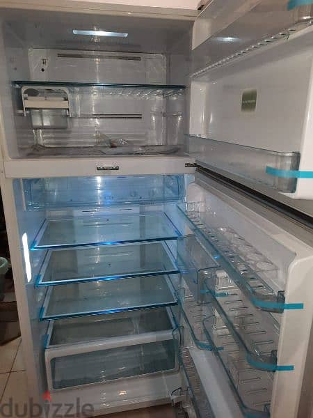 Toshiba 770 liter fridge very good condition for sale in mangaf blok4 0